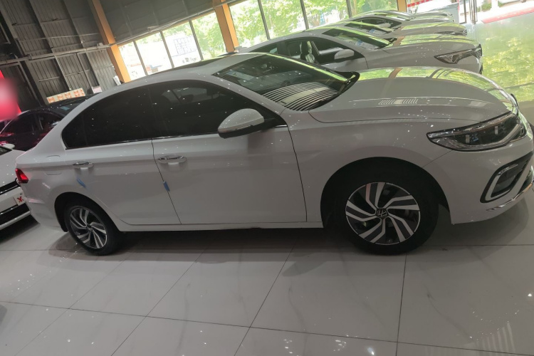 Volkswagen Bora 2023 car image #5