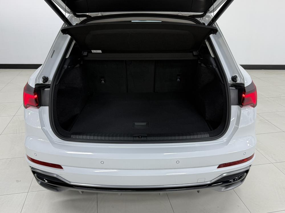 Audi Q3 2022 immagine di auto #21