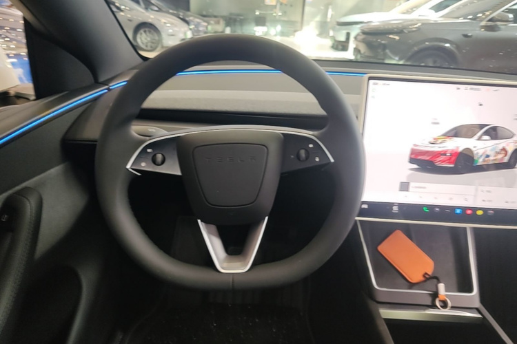 Tesla Model Y 2026 car image #11