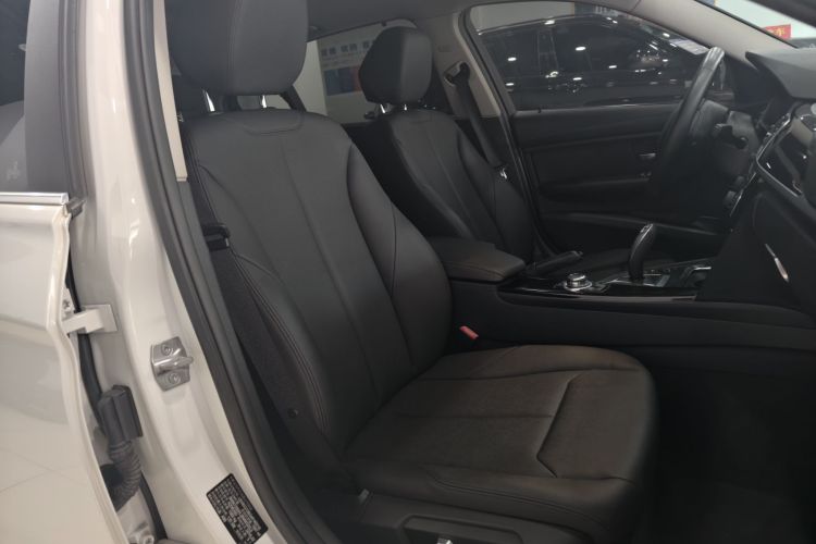BMW 3 Series 2016 car image #24