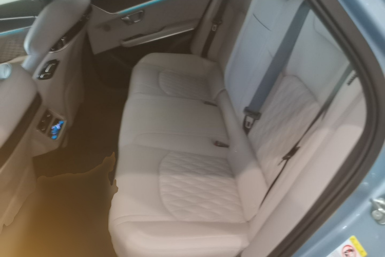 BYD Han 2024 car image #17