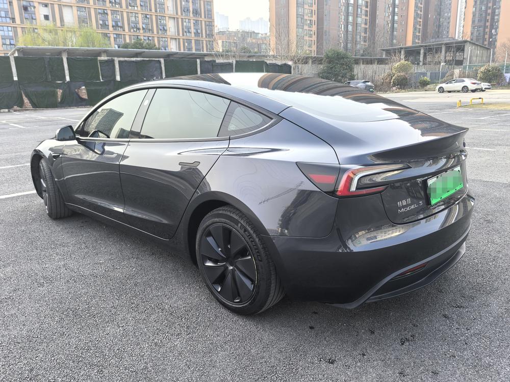 Tesla Model 3 2024 car image #4