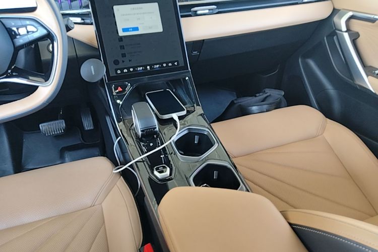 GEELY Boyue L 2023 car image #14