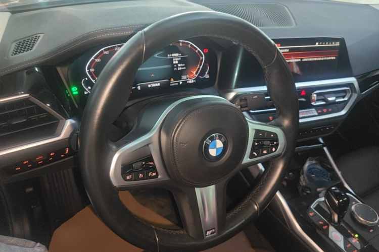 BMW 3 Series 2022 car image #10