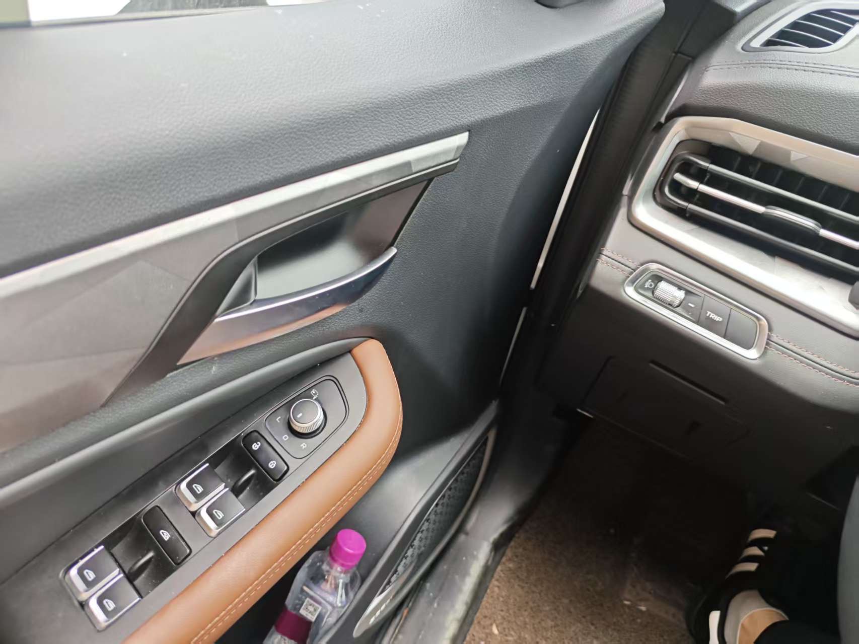 GEELY Vision X6 2022 car image #5