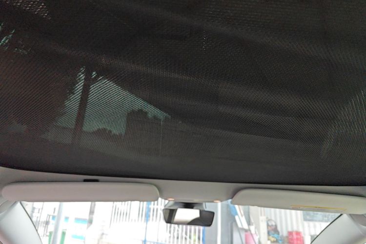 Tesla Model 3 2020 car image #18