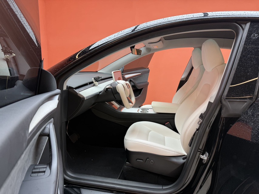 Tesla Model Y 2024 #8 Tesla Model Y 2024 car image #8