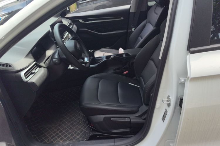 GEELY Emgrand 2025 car image #15