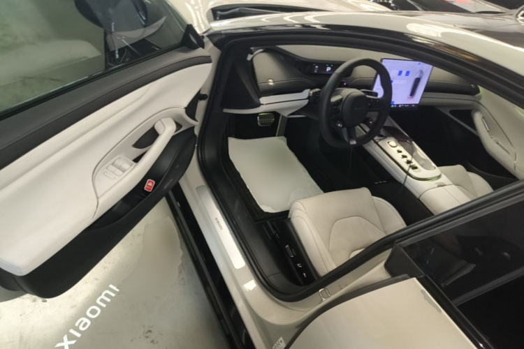 MI SU7 2024 car image #16