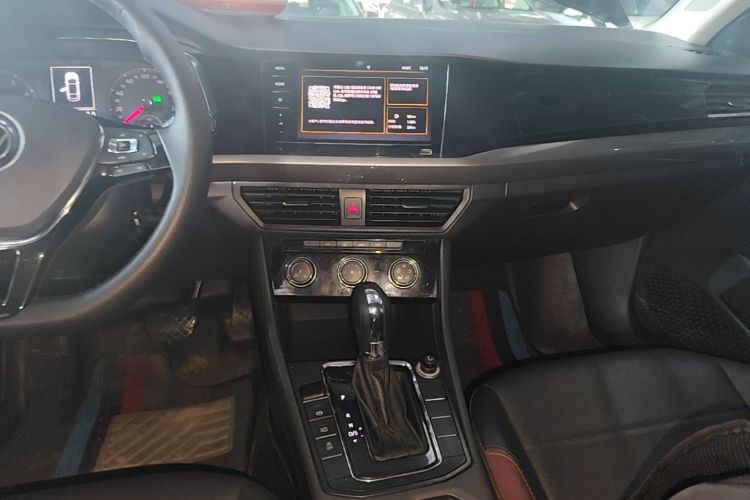 Volkswagen Bora 2020 imagen de coche #13