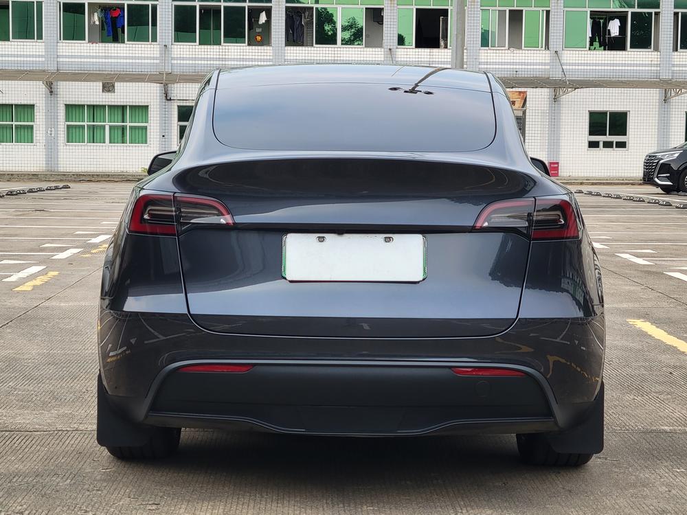 Tesla Model Y 2024 car image #4