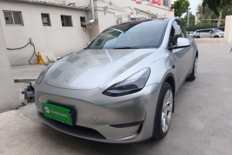 Tesla Model Y 2024 #2 Tesla Model Y 2024 car image #2