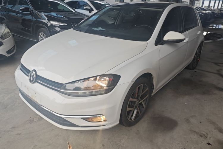Volkswagen Golf 2020 car image #2