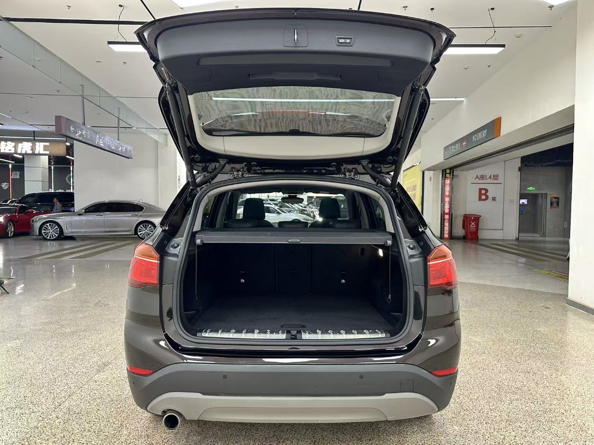 BMW X1 2019 #14 BMW X1 2019 صورة سيارة #14
