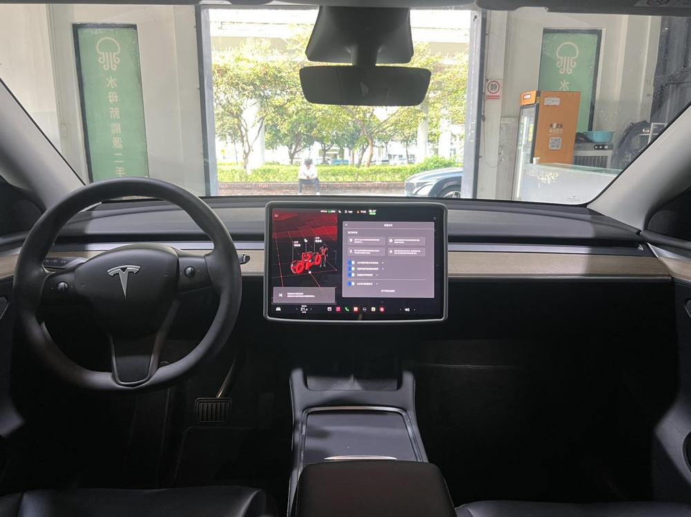 Tesla Model Y 2022 #10 Tesla Model Y 2022 immagine di auto #10