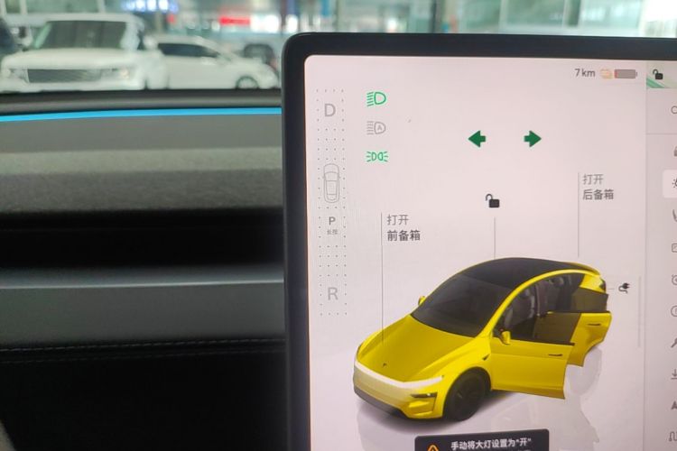 Tesla Model Y 2025 #18 Tesla Model Y 2025 car image #18