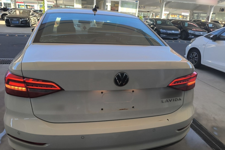Volkswagen Lavida 2020 car image #4