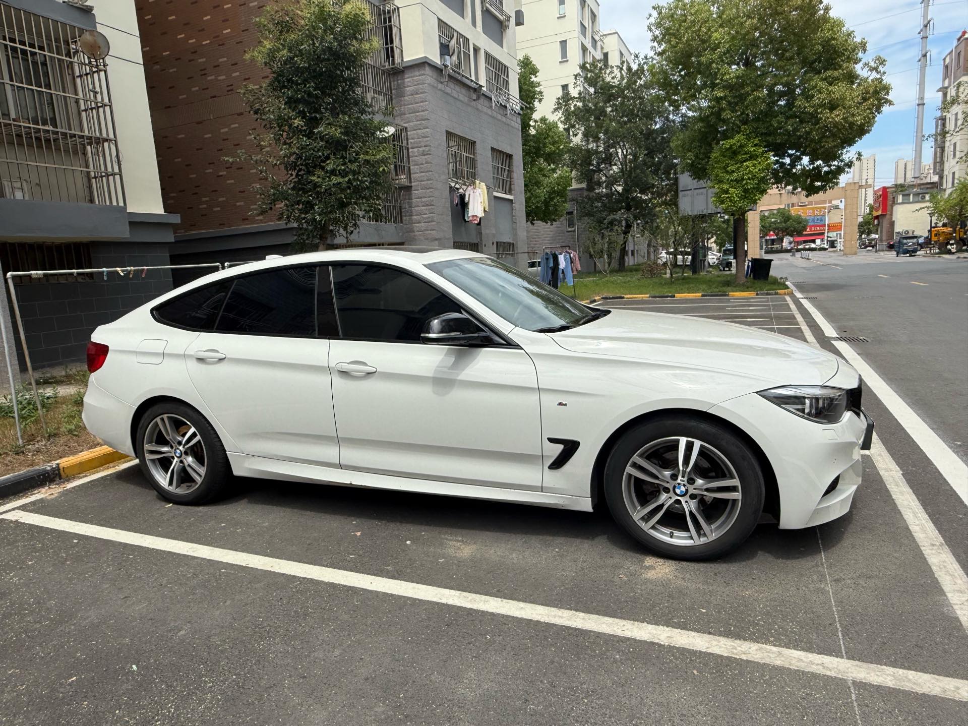 BMW 3 Series GT 2017 car image #4