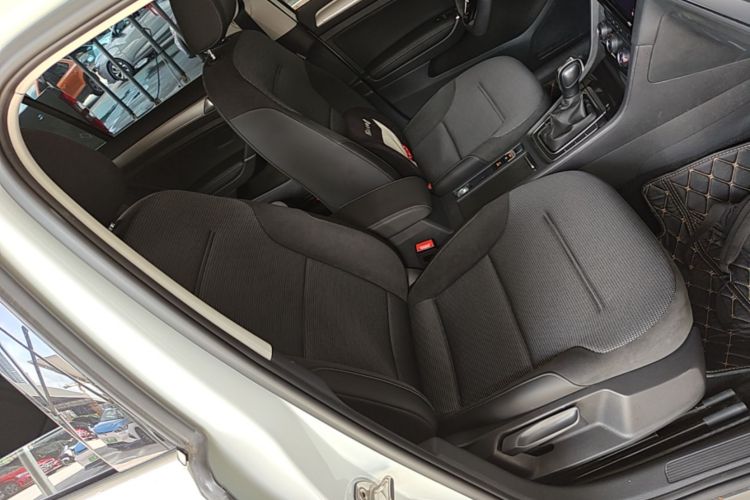 Volkswagen Golf 2019 #26 Volkswagen Golf 2019 car image #26