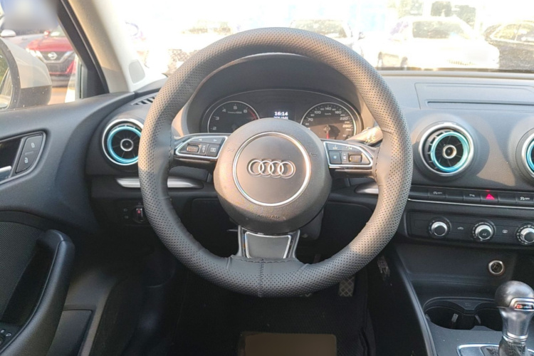 Audi A3 2017 car image #11