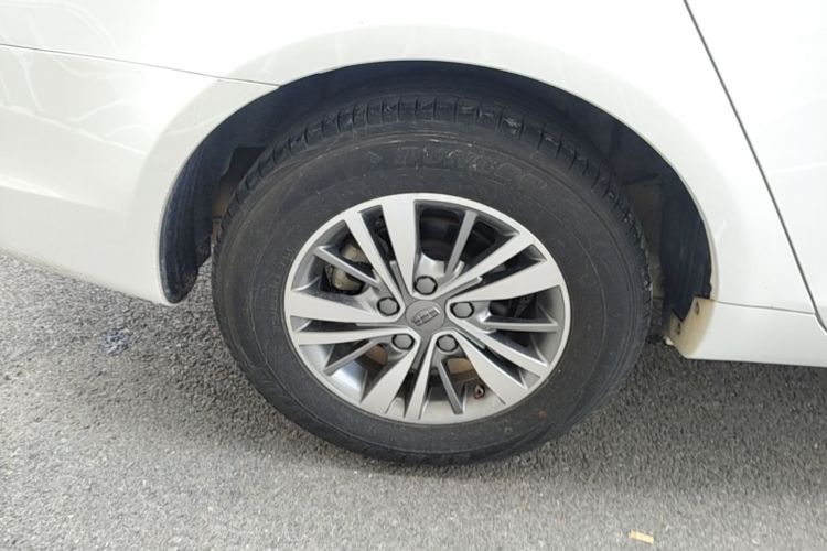 GEELY Emgrand 2019 #10 GEELY Emgrand 2019 car image #10