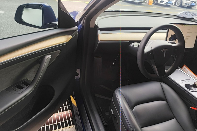 Tesla Model Y 2022 #16 Tesla Model Y 2022 car image #16