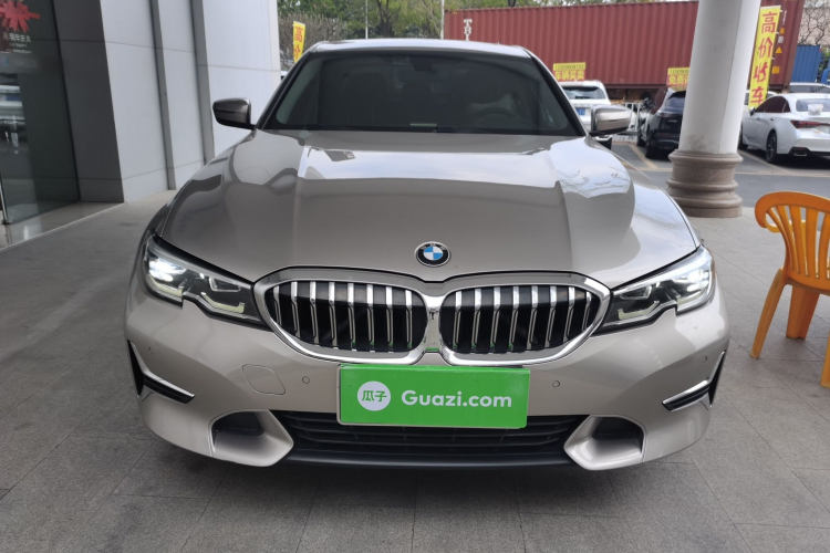 BMW 3 Series 2019 #3 BMW 3 Series 2019 car image #3