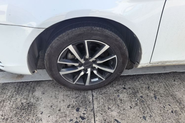 GEELY Emgrand 2019 #9 GEELY Emgrand 2019 car image #9