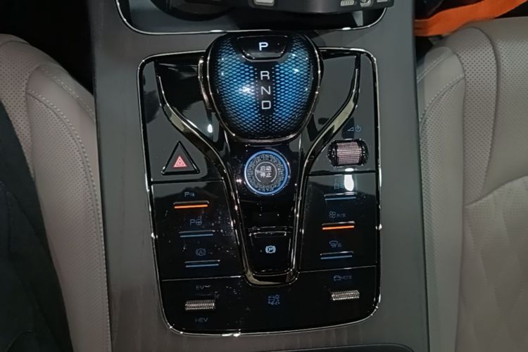 BYD Han 2025 car image #14