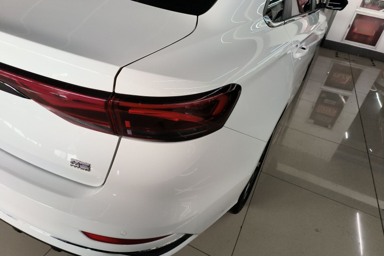 GEELY Emgrand 2024 car image #8