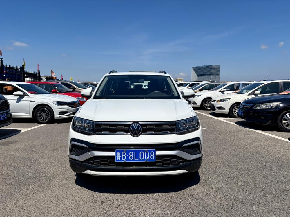Volkswagen T-Cross 2023 car image #2