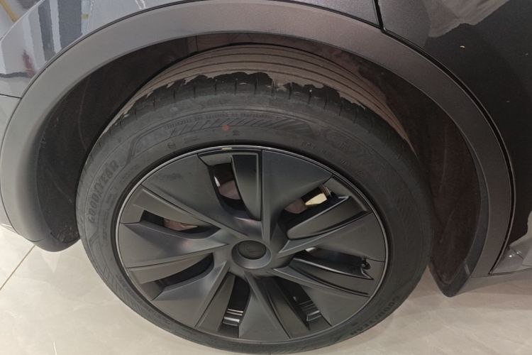 Tesla Model Y 2024 #10 Tesla Model Y 2024 car image #10
