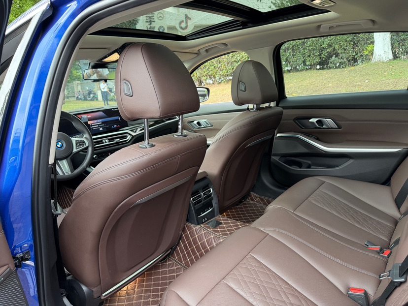 BMW i3 2022 car image #4