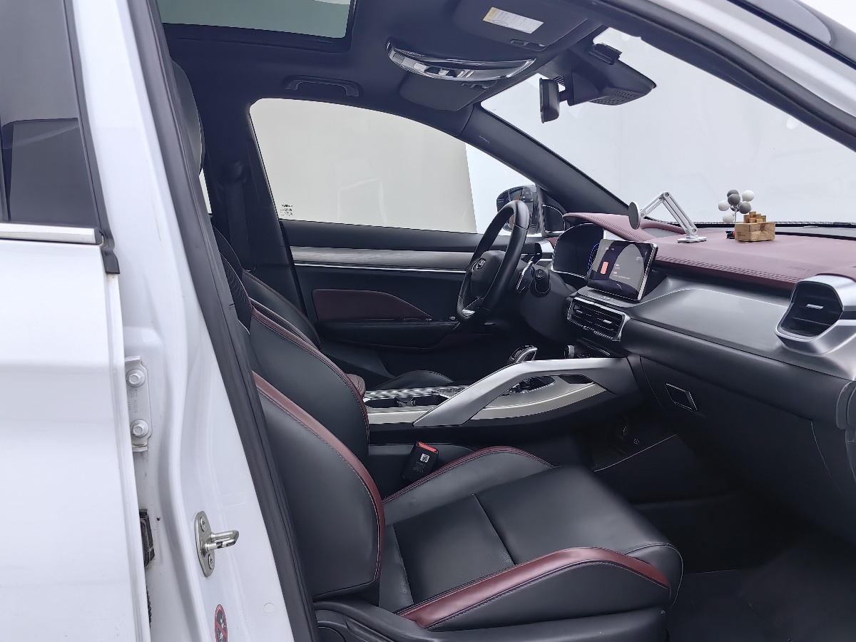 GEELY Coolray 2019 immagine di auto #9
