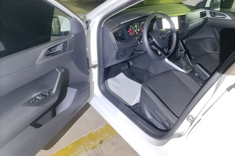 Volkswagen Polo 2019 car image #16