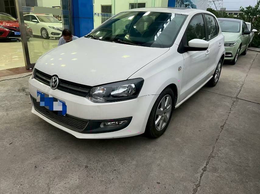 Volkswagen Polo 2011 Volkswagen Polo 2011 car image