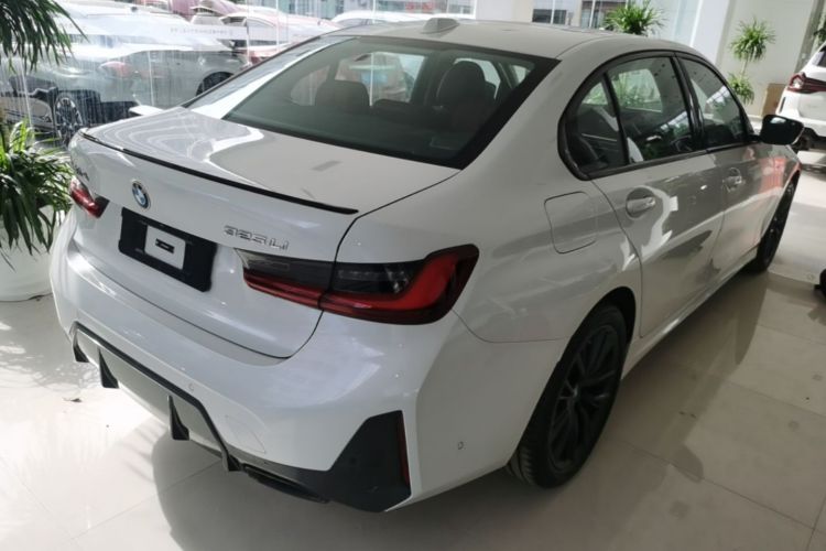 BMW 3 Series 2025 #7 BMW 3 Series 2025 car image #7