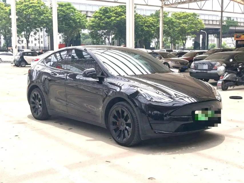 Tesla Model Y 2023 car image #3