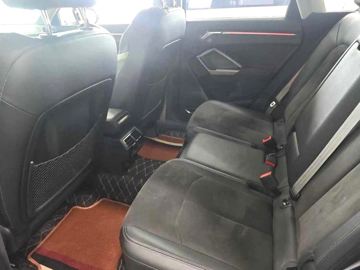 Audi Q3 2019 immagine di auto #5