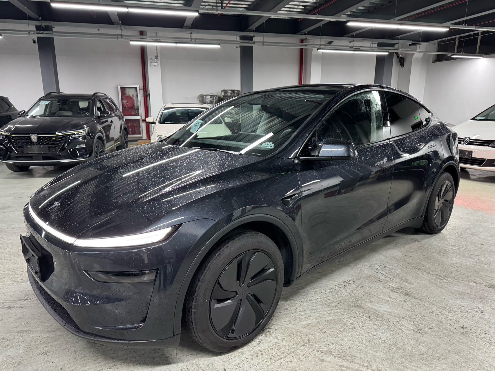 Tesla Model Y 2025 Tesla Model Y 2025 car image