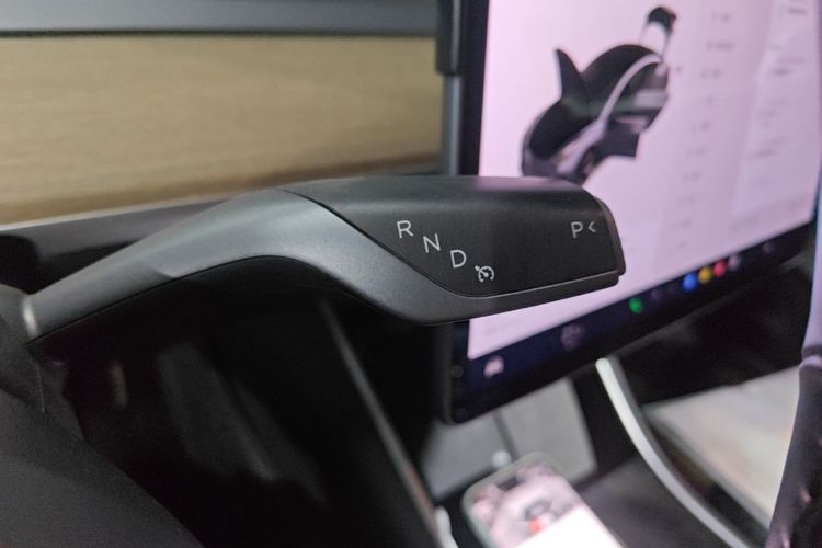 Tesla Model 3 2020 car image #14