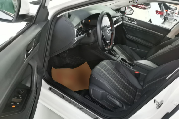 Volkswagen Lavida 2021 car image #15