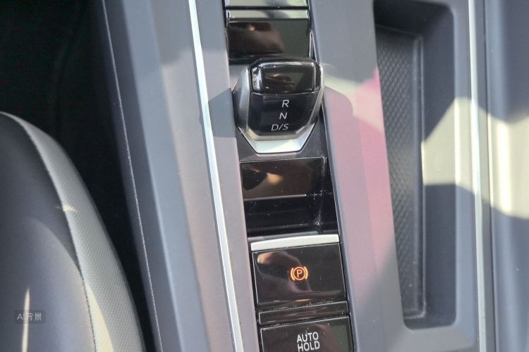 Volkswagen Golf 2021 car image #16