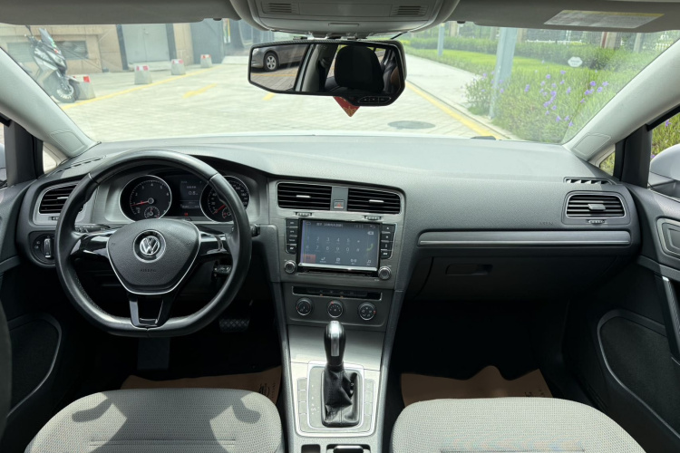 Volkswagen Golf 2015 car image #20