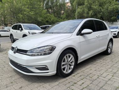 Volkswagen Golf 2019 car image 