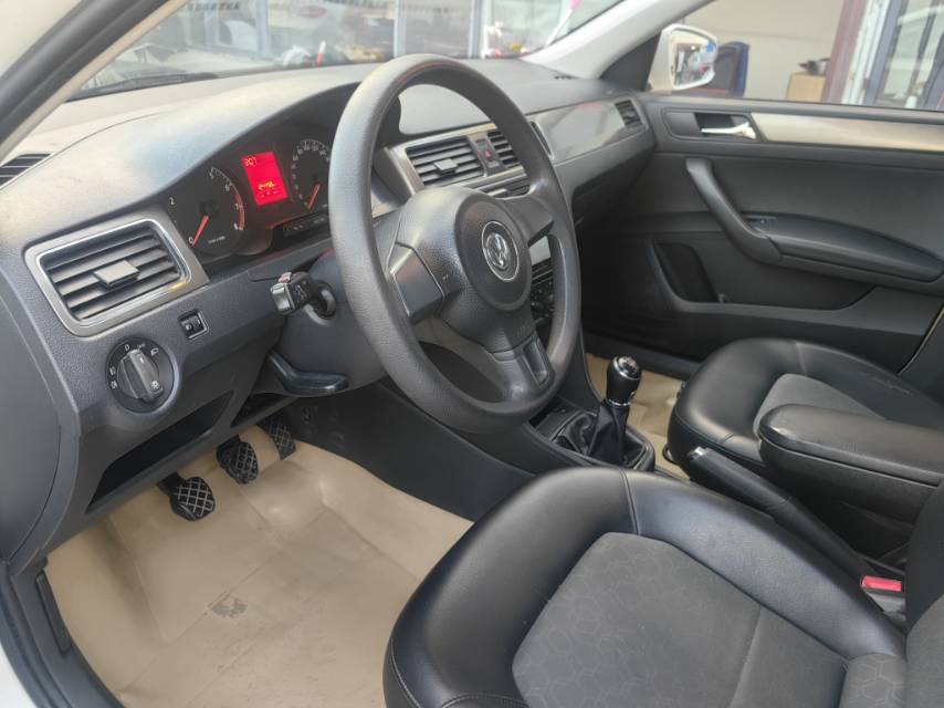Volkswagen Santana 2013 car image #4