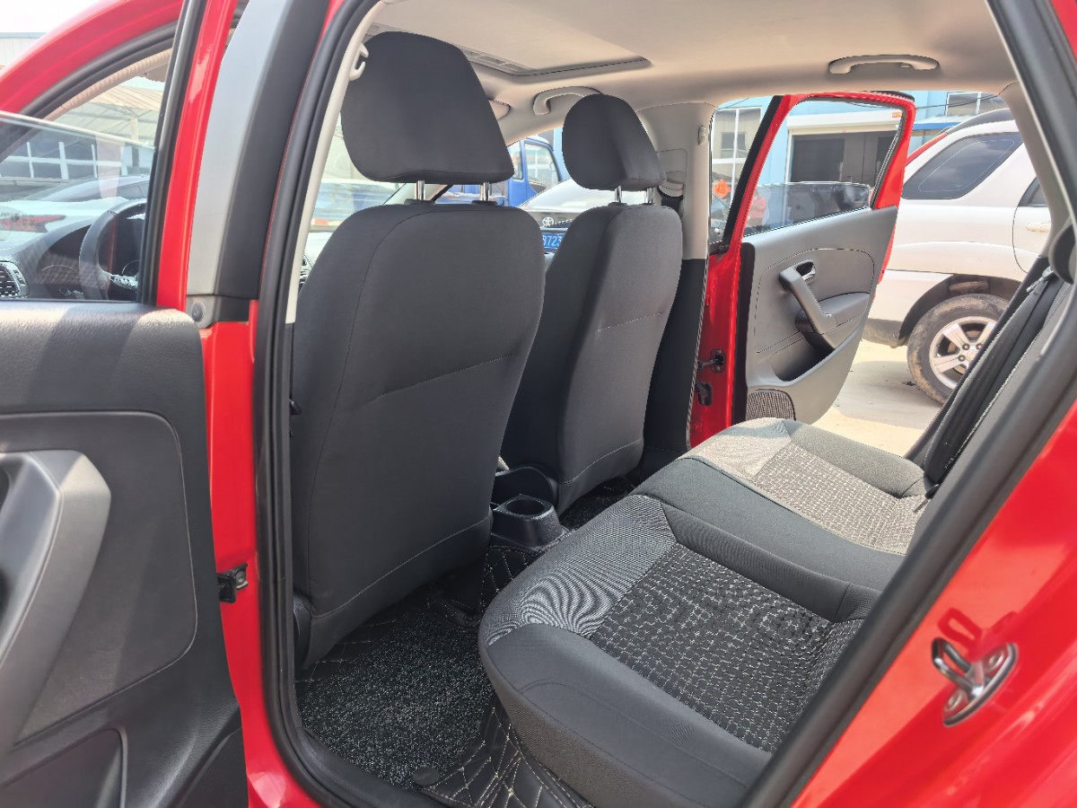 Volkswagen Polo 2019 car image #8