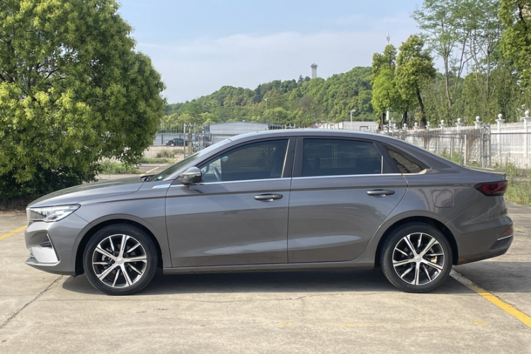 GEELY Emgrand 2022 #7 GEELY Emgrand 2022 car image #7