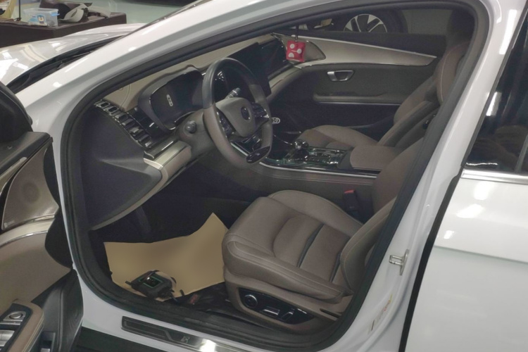 BYD Han 2023 imagem de carro #15