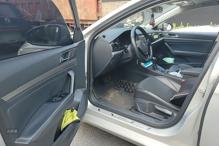 Volkswagen Lavida 2018 car image #18